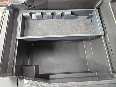 Used 2024 Ford Expedition Limited image 30