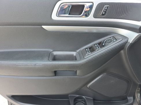 Used 2014 Ford Explorer XLT AWD/4WD image 15