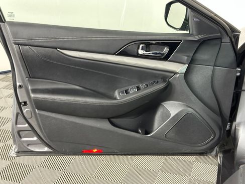 Used 2022 Nissan Maxima SV w/ Floor Mat Group FWD image 33