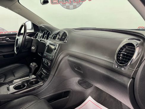 Used 2017 Buick Enclave Leather image 12