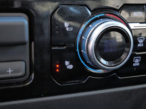 Used 2025 GMC Sierra 1500 SLT image 30