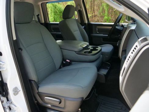 Used 2016 RAM 2500 SLT image 36