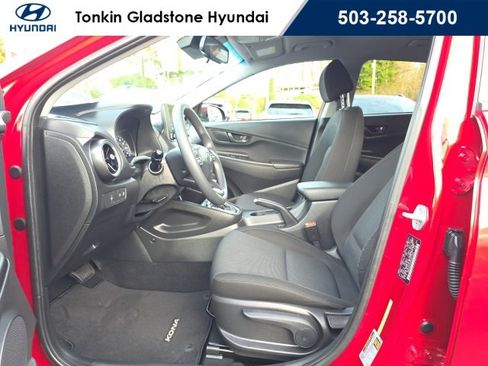 Certified 2022 Hyundai Kona SEL w/ Cargo Package image 9