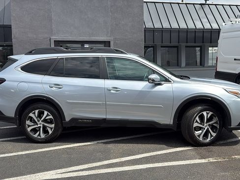 Used 2022 Subaru Outback Limited AWD/4WD image 2