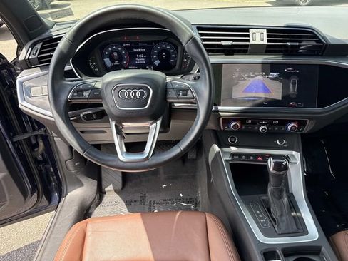 Used 2022 Audi Q3 2.0T Premium w/ Convenience Package AWD/4WD image 18