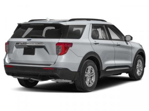Used 2023 Ford Explorer XLT w/ Equipment Group 202A image 2
