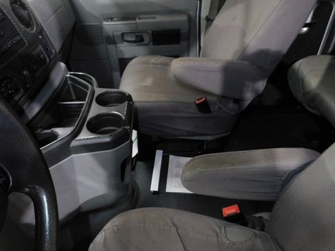 Used 2014 Ford E-250 and Econoline 250 w/ Power Group image 34