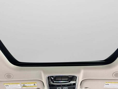 Used 2023 Land Rover Range Rover Velar R-Dynamic S image 10