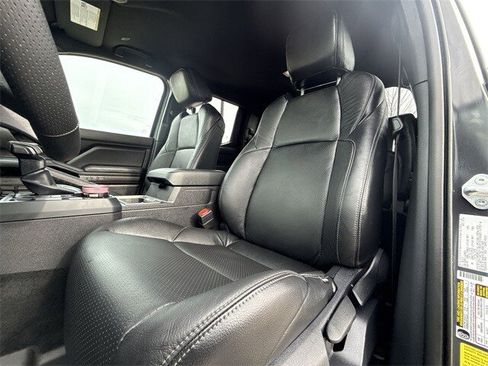 Used 2025 Toyota Tacoma TRD Off-Road image 11