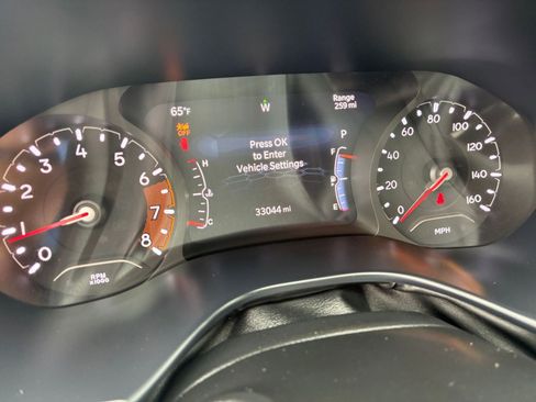 Used 2025 Jeep Compass Limited image 41