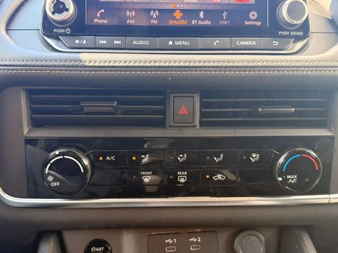 Used 2024 Nissan Rogue S FWD image 24