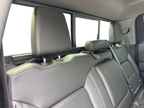 Used 2020 GMC Sierra 1500 SLT RWD image 42