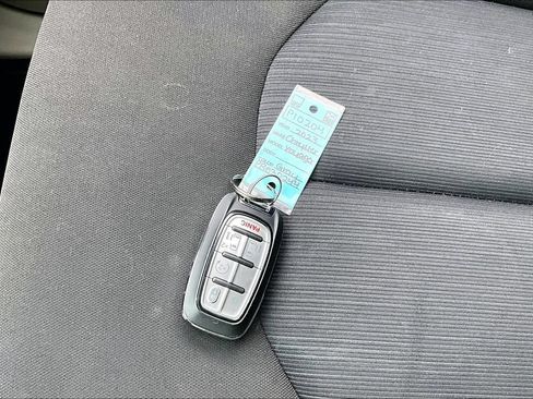 Used 2023 Chrysler Voyager LX FWD image 32