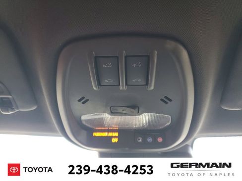 Used 2024 Chevrolet Trax RS w/ Sunroof Package FWD image 35