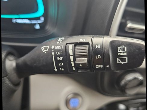 Used 2024 Hyundai Venue SEL FWD image 17