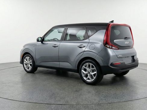 Used 2025 Kia Soul LX w/ LX Technology Package FWD image 6