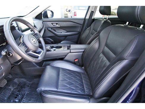 Certified 2024 Nissan Rogue Platinum image 6