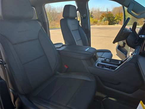 New 2026 GMC Sierra 2500 Denali w/ Denali Reserve Package image 10