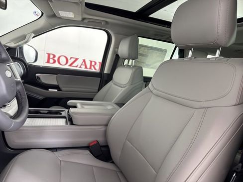 New 2025 Ford Expedition Active image 13