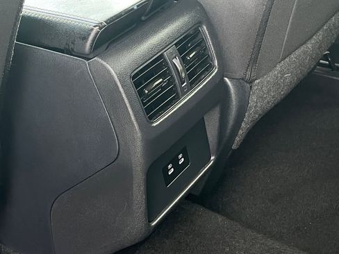 Used 2025 Nissan Rogue SV FWD image 24