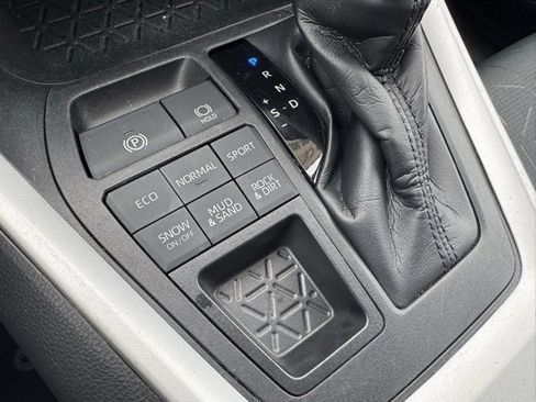 Certified 2022 Toyota RAV4 XLE image 16