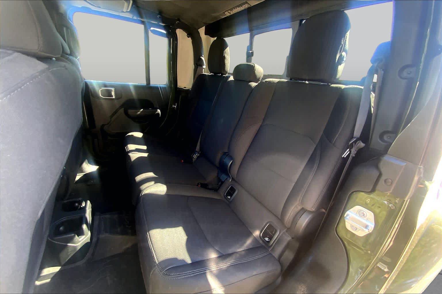 Used 2022 Jeep Gladiator Sport AWD/4WD image 17