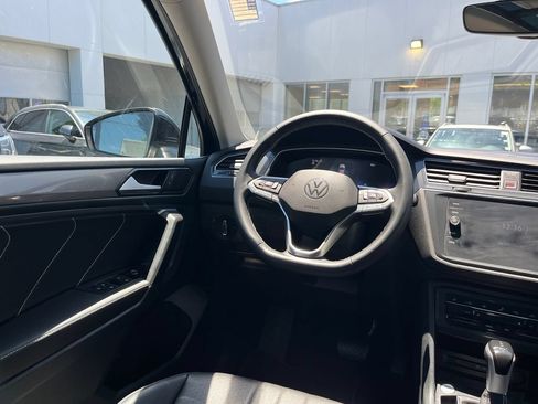 Used 2023 Volkswagen Tiguan SE w/ Panoramic Sunroof Package AWD/4WD image 23