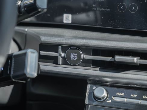 New 2026 Hyundai Santa Fe SE image 25