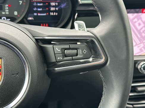 Certified 2025 Porsche Macan image 28