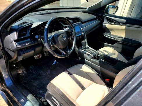 Used 2017 Honda Civic Sport image 29
