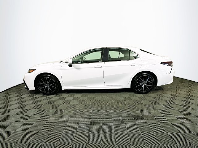 Used 2023 Toyota Camry SE FWD image 5
