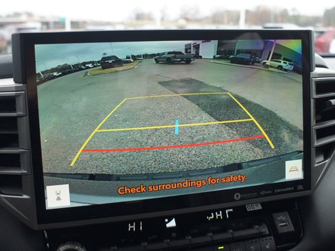 Used 2024 Toyota Tundra Limited image 8