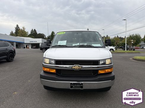 Used 2025 Chevrolet Express 2500 w/ Driver Convenience Package RWD image 8