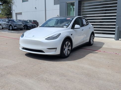 Used 2021 Tesla Model Y Long Range AWD/4WD image 5