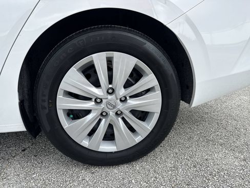 Used 2024 Nissan Sentra S FWD image 18