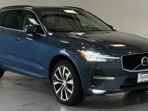 Used 2022 Volvo XC60 B5 Momentum w/ Climate Package AWD/4WD image 6