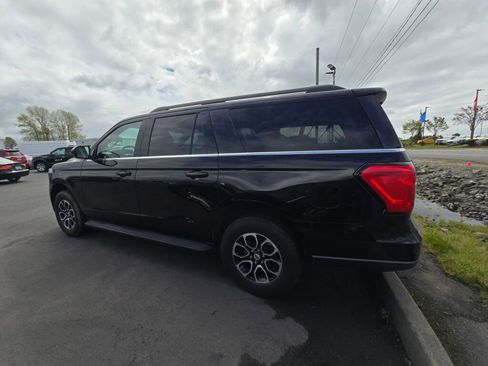 Used 2024 Ford Expedition Max XLT image 8