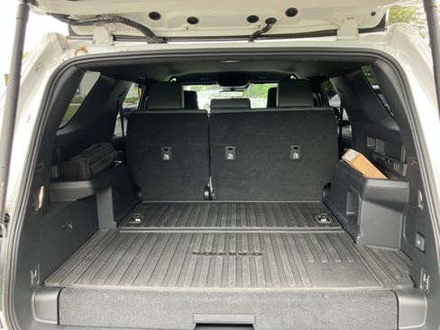 Used 2025 Toyota 4Runner Trailhunter AWD/4WD image 33
