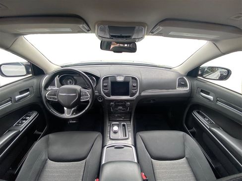 Used 2020 Chrysler 300 Touring w/ Sport Appearance Package RWD image 30