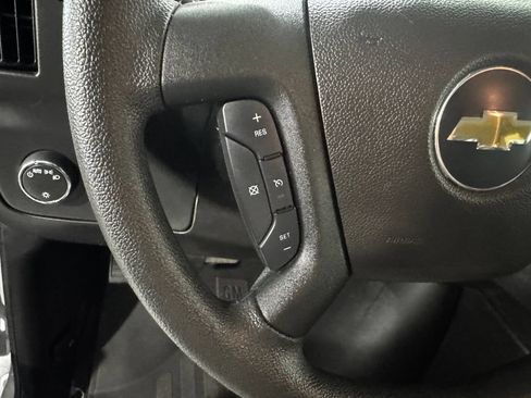 Used 2025 Chevrolet Express 3500 LT w/ LT Preferred Equipment Group RWD image 4