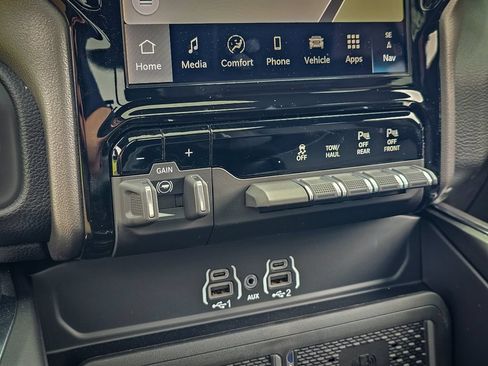 New 2026 RAM 2500 Laramie w/ Night Edition AWD/4WD image 34
