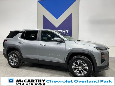 Used 2025 Chevrolet Equinox LT image 3