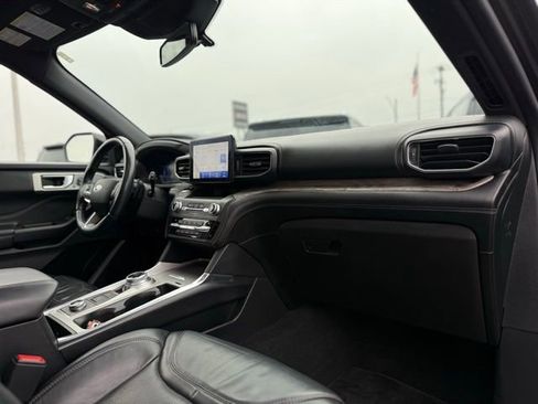 Certified 2020 Ford Explorer Platinum image 18