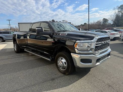 Used 2024 RAM 3500 Tradesman w/ Chrome Appearance Group image 8