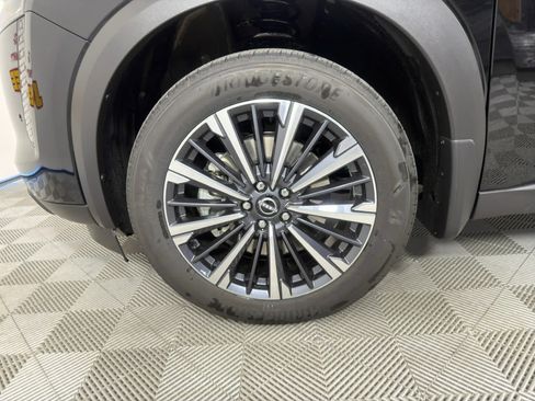 New 2026 Nissan Pathfinder Platinum FWD image 10