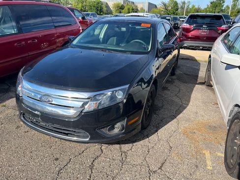Used 2010 Ford Fusion SE FWD image 2