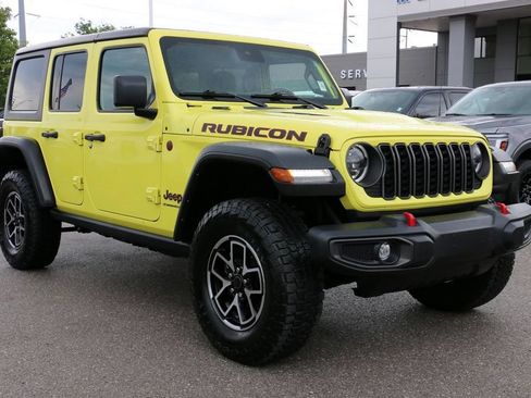Used 2024 Jeep Wrangler Unlimited Rubicon AWD/4WD image 4