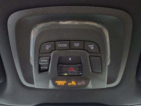 Used 2025 Toyota Crown Signia XLE image 19