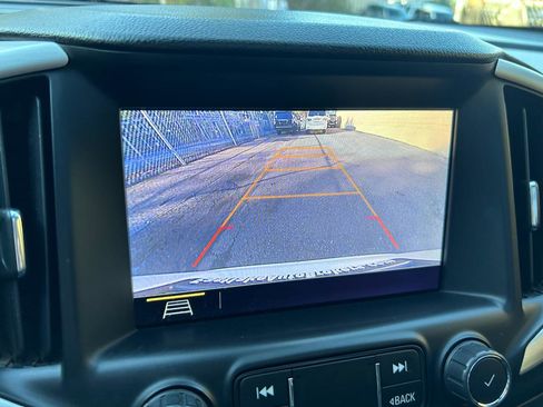 Used 2019 GMC Terrain SLT w/ Infotainment Package II AWD/4WD image 18