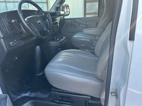 Used 2020 Chevrolet Express 2500 RWD 2500 135 w/ Safety Package image 11
